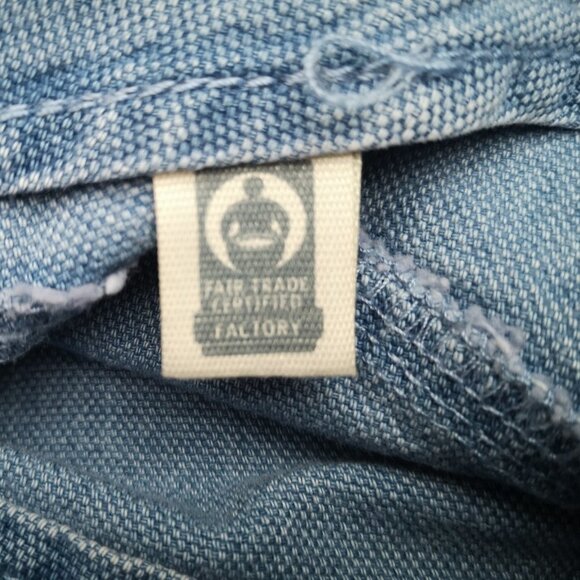 NWT Universal Thread Ladies Size 20W Light Wash High Rise Midi Shorts - Picture 5 of 15